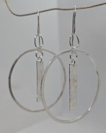 Oval Earrings with Bar