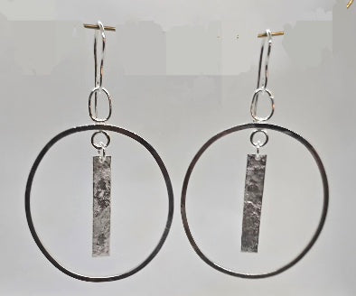 Oval Earrings with Bar
